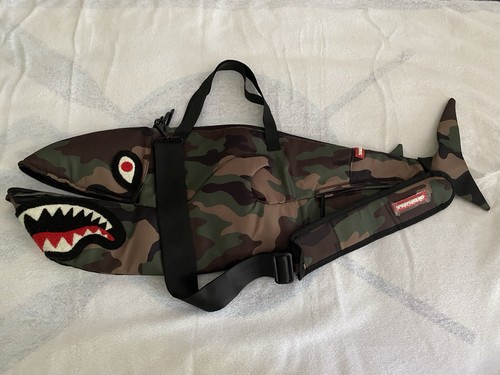 Sprayground shark duffle - shark,