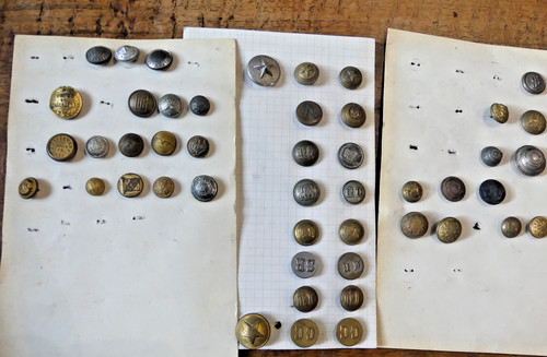 Lot boutons militaire de - ,