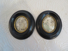 2 anciens petits cadres ovales