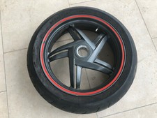 UNE JANTE ROUE ARRIERE PNEU