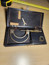Micromètre ancien Helios 25-50 mm avec boîte en bois – Métrologie précision