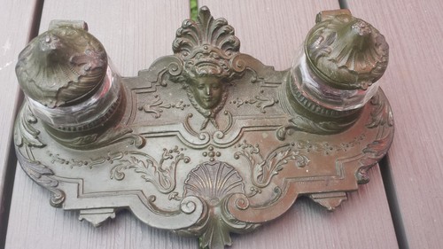 Ancien curieux encrier - , en
