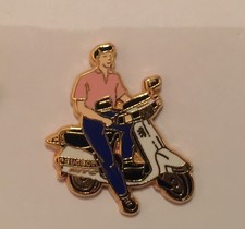 PIN'S PIN PINS SCOOTER BLANC