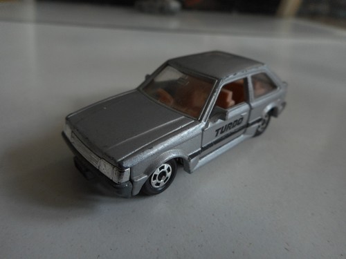 Tomica mazda 323 - mazda,