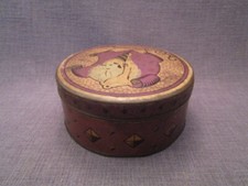 Boite en tôle art-déco