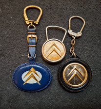 LOT DE 3 ANCIENS PORTE CLES CITROEN .vintage.