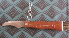 COUTEAU A CHAMPIGNONS PLIANT AVEC BROSSE  ET MOUSQUETON