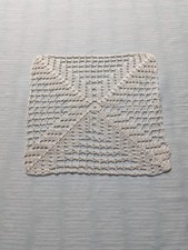 Napperon carré au crochet