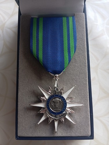 Médaille chevalier mérite - chevalier, du