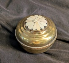 Boite ancienne en Laiton