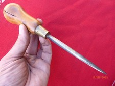 GRANDE alène ou poinçon outil ancien pour le travail du cuir