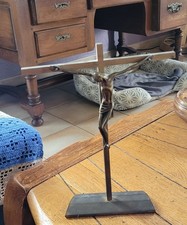 ANCIEN CRUCIFIX (PAS LOIN DE