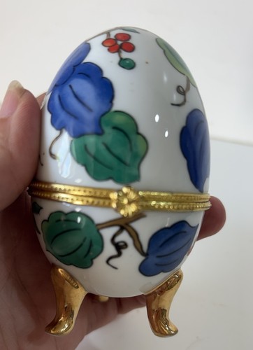 œuf porcelaine sur pieds - en,