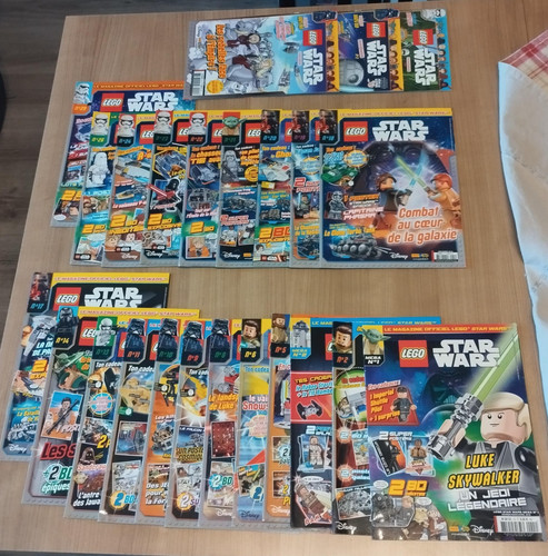Lot magazines livres lego - 24,