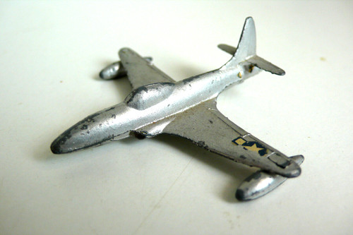 Dinky toys avion - ,