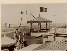 France, Cabourg, Le kiosque et la plage, Tirage vintage, ca.1890 France, Cabourg