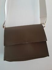 Petit sac marron et sangle beige, simili cuir