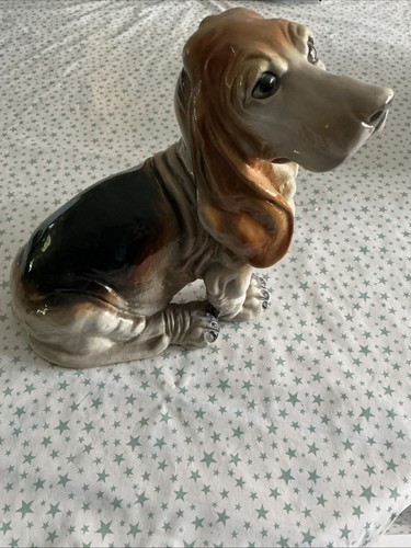 Grand chien faïence signé - chien, en