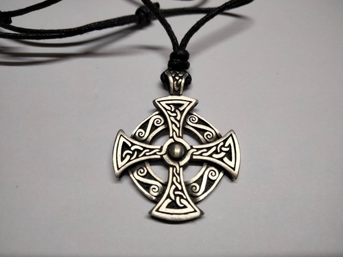 Pendentif croix celtique - pendentif,