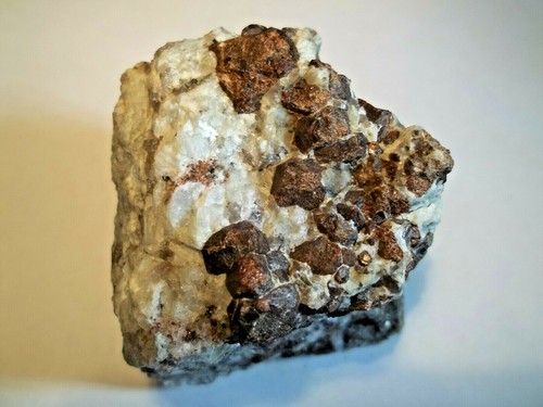 Minéraux grenats almandin - minÉraux.,