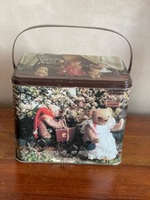 Ancienne jolie boîte en fer