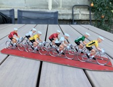 Lot de 7 Cyclistes Salza Neufs en Plastique sur Plaquette d'origine