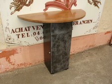 Console corps en acier et