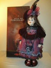 Poupée Mundia   tète biscuit porcelaine Année 80/90