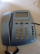 Ancien téléphone bleu à