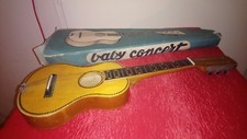 Petite Guitare ou ukulélé ancien baby concert  vintage