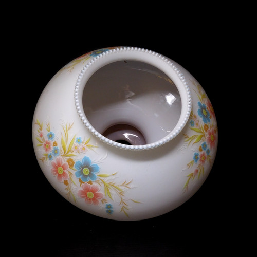 N23 537 globe - globe, opalin
