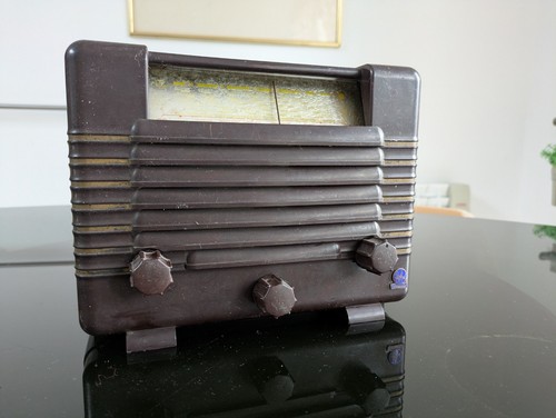 Poste radio ancien - ancien, ra