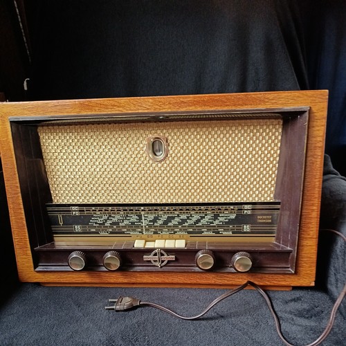 Ancien poste radio - radio, À