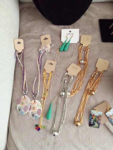 Gros lot bijoux revendeur - bijoux,