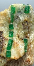 Cristaux d'émeraude naturel sur matrice de Swat, Pakistan/13,40 grammes