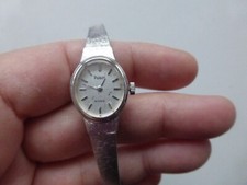 montre femme Pulsar à pile  à restaurer bon état général