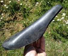 Ancienne petite selle de vélo d'enfant plastique moulé course professionnelle 