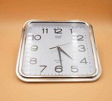 Pendule murale pour la cuisine