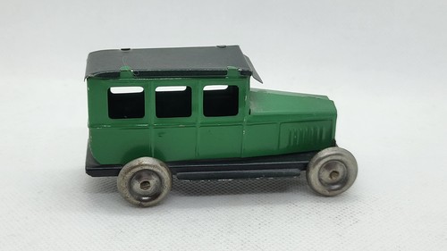 Voiture jouet tole verte - tole,