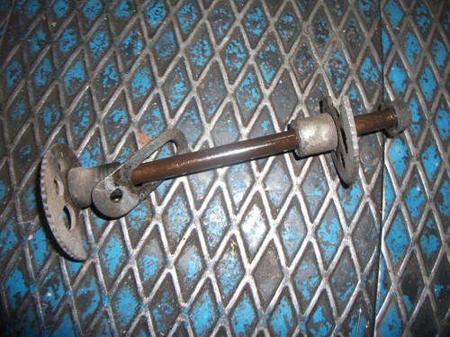 Axe roue arriere - roue,