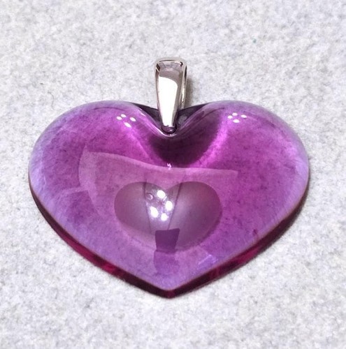 Collier pendentif coeur violet