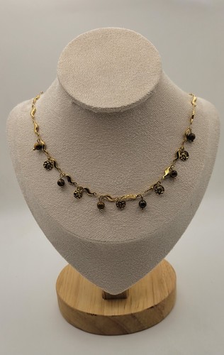 Collier doré avec perles - ✨,