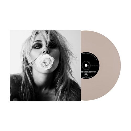 Miley cyrus bass persuades - cyrus,