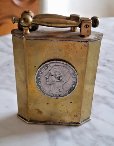 Ancien briquet grand - ,