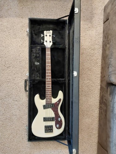 Eastwood univox flyer bass - univox, hi-flyer