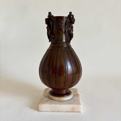 Vase bronze antique souvenir - bronze,