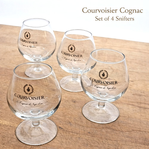 Set courvoisier cognac - of, 4