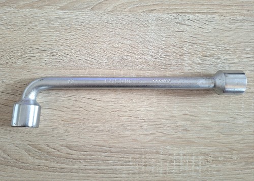 Clé pipe facom - à,