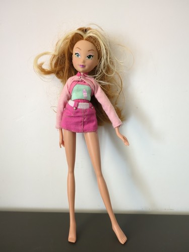 Poupée winx flora love and - poupée,