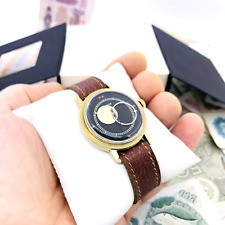 🌎 Rare montre-bracelet